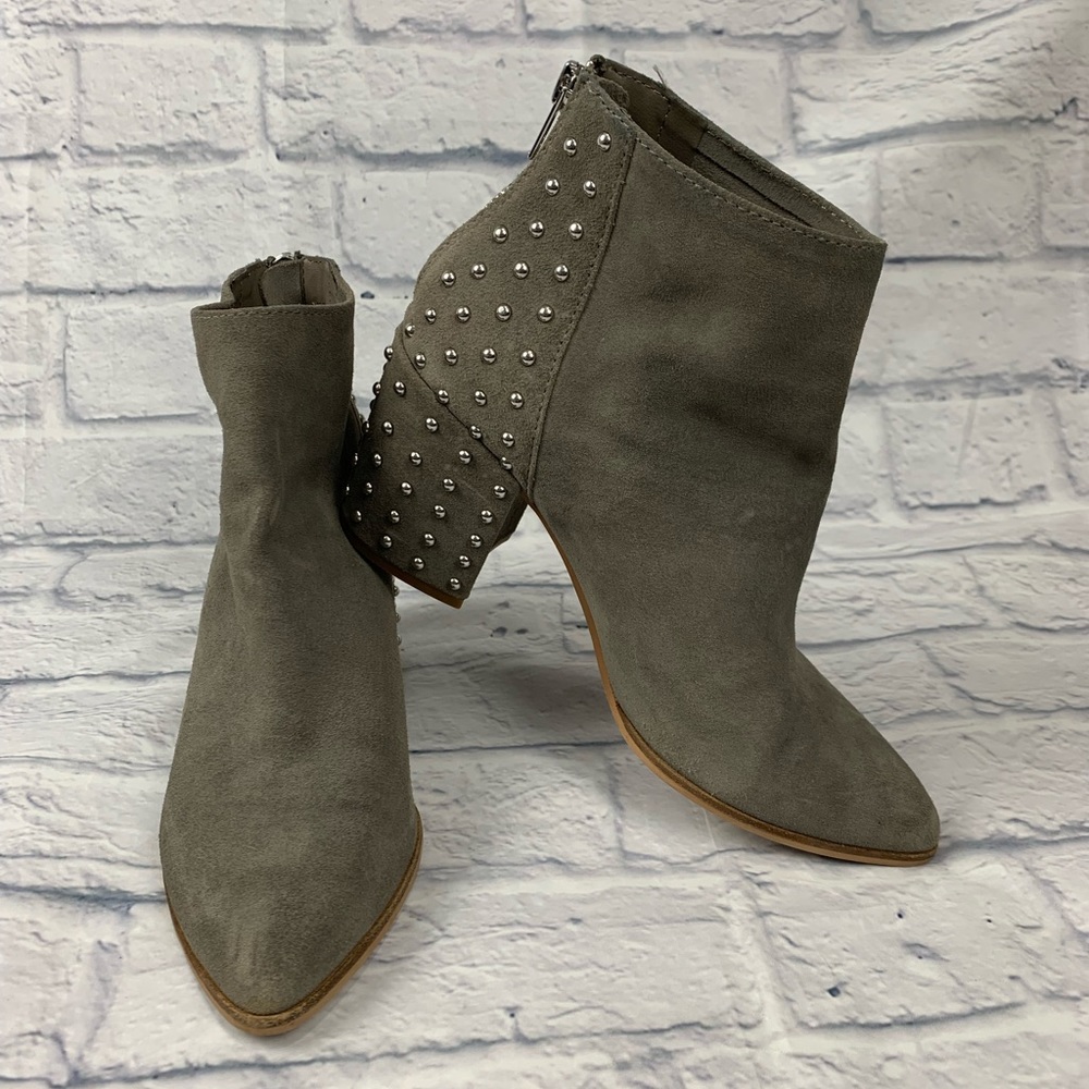 Women’s Steve Madden Jillian Taupe Gray Leather Stud Chunk Heel Bootie Size 7.5